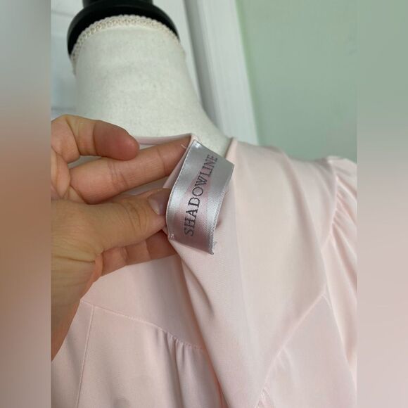 Vintage 80s/90s Soft Pink Flowy & Large Shadow Line Robe - Picture 9 of 11